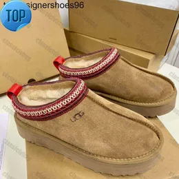 2023SS Zapatillas Tasman Diapositivas de piel castaña Piel de oveja Shearling Tazz Nuevas mulas Mujeres Hombres Ultra Mini Plataforma Bota Slip-on Zapatos Gamuza ugss Confort Otoño Invierno