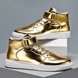 Klänningskor Luxury Gold Men Shoes Patent Leather Designer Sneakers Men High Top Mirror Shoes Hip-Hop Men's Casual Shoes Zapatillas Hombre 231019