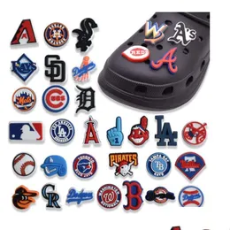 Charms charms sko pvc tecknad clog dekoration spänne tillbehör pins charm knappar sport baseball smycken smycken fynd komponen dh8ul