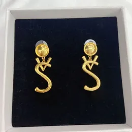 Marca Designer Brincos Designer Jóias 18K Banhado A Ouro Brinco Para Lady Mulheres Partido Studs Hoops Casamento Noivado Jóias Acessórios DHL Grátis