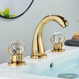 Kökskranar Split ThreeHole Brass Basin kran Dubbelhandtag och kall tvättplats Europeisk stil Retro Badrum 231019