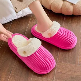 Pantoufles d'intérieur doublées en peluche pour femmes, chaudes, confortables, imperméables, diapositives de couleur unie, chaussures de maison pour chambre à coucher