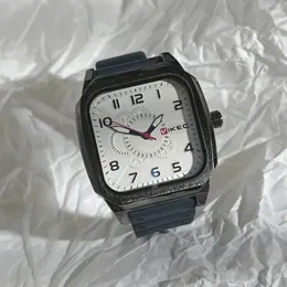 Zegarek marki Square Watch Mężczyzna i kobiety Minimalistyczny sport sportowy Kwarcowy spadek kwarcowy