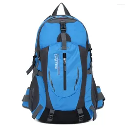 Sacs d'école Voyage en plein air Sac à dos en nylon Double épaule Mochila A Grande capacité Hommes Universel Étanche Randonnée Sac de sport léger