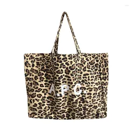 Kvällspåsar duk axelväska leopard tryck kvinnors eleganta handväska shopping mode trend pendlare all-match brev stor kapacitet