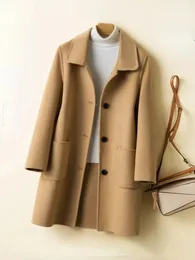 女性のウールブレンド冬の服2023雰囲気のカジュアルな韓国スタイルの女性のための韓国スタイルのコートは、明るい色でソフトコンカルコート231020