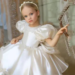 Flicka klänningar vit hård satin blomma o nack prinsessan första nattvards kommunion prom boll klänning baby fest