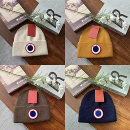 2023Designer Beanie Lüks Beanie Örgü Şapka Mizaç Çok yönlü Beanie Örme Şapka Sıcak Mektup Tasarım Şapkası Noel Hediyesi Çok Güzel Şapka Toz Çanta 12 Renk