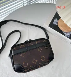 Designer Männer Outdoor Messenger Tasche Mode Luxus Marke Mann Frauen Umhängetaschen Umhängetasche Handtasche Tote Geldbörse ki8