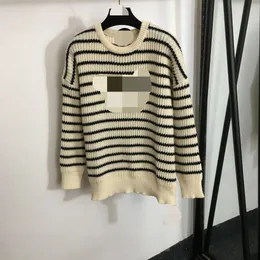 1018 2023 Autumn Märke samma stil kvinnliga tröjor Crews Neck Black Khaki Långärmad kvinnliga kläder Fashion 20238218