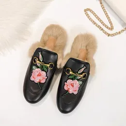 Baotou Tasarımcı Sandal Yün Kürk Terlik Kadın Sandaletler Moda Kabarık Bulanık Terlik Kış Kapalı Ofis Sıradan Sandales Düz Alt Siyah Beyaz Çiçek