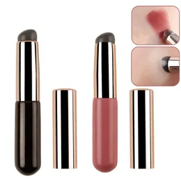 Lippenstift-Upgrade mit Abdeckung, Silikon, abgewinkelter Concealer-Pinsel wie Fingerspitzen, weiches, tragbares Lippen-Make-up-Werkzeug mit rundem Kopf 231020