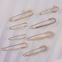 Pins broszki Kreatywna broszka perłowa dla kobiet wykwintne przeciwblowane ubrania butli piny biżuterii