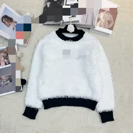1019 2023秋のブランド同じスタイルの女性セーターセータークルーネック長袖黒い白い女性服ファッションfengjie6