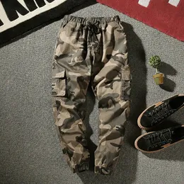 Męskie spodnie Joggers Spodnie Cargo Men Harem Multi-Pieszenia Kamuflage Man Cotton Sweatpants Streetwear Casual Plus Size Hip Hop Spodni S-7xl 231021
