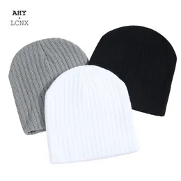 Sombreros de ala ancha cubo color sólido engarzando cráneos gorros mantener caliente unisex hip hop negro blanco gris invierno coreano hombres beanie mujeres sombrero de punto 231020