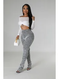 Calça feminina com estampa de listras zebra