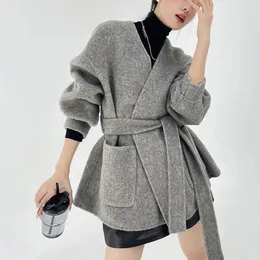 Mulheres misturas de lã de alta qualidade solta dupla face casaco midlength mulheres roupão estilo vneck manga longa laceup jaqueta de lã outono inverno 231021