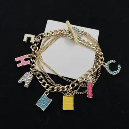 Bracciale colorato Stilista C Braccialetti di perle per donna con confezione regalo