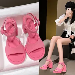 Saltos altos de verão grossa feminina sandálias moda elegante plataforma rosa peep dedo de ponta de fivela tira de conforto tênis 124