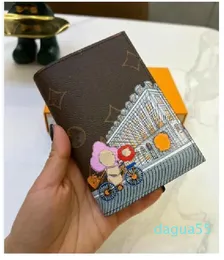 Mens Women Designer Passport Holder Lady Wallet Flower Letter Print Silk Screen Card Holders Leather Purse Fashion för pass