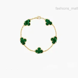 Van Four Leaf Clover Bracelets 디자이너 브레이슬릿 Van Clover Bracelet Fashion Marm S for Girls Women 18K Gold Silver Black White Red Green Brand Wedding Party Jewelr