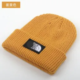 Spot wholesale explosions knitted wool hats cross-border thick warm wool hats in autumn and winter.