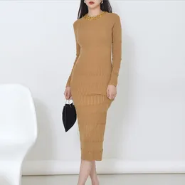 1018 2023 Runway Dress Autumn Dress Märke samma stil Empire Crew Neck Lång ärm Basic Casual Dresses White Black Womens Dress Fashion YL