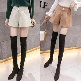 Damen-Shorts 23 Herbst und Winter aus Wolle mit hoher Taille, schwarze Unterhose für schlanke, vielseitige Hosen, externe Stiefel