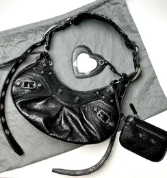 Vintage Orijinal Deri Motosiklet Çanta Moda Tasarımcısı Satchel Cross Vücut Tates Debriyaj Çantaları Çanta Lüks Kadınlar Erkekler Ayarlanabilir Omuz Kayışı Serin Kız Çantalar