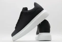 Designer casual skor överdimensionerad plattform sneaker mens kvinnor vit svart läder mocka sammet lägenheter snörning chaussures de espadrilles sporttränare 35-46 skor