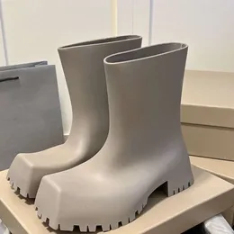 Botas de tornozelo balenciashoes cabeça quadrada vermelha botas de chuva das mulheres dos homens botas de sola grossa alta moda à prova dwaterproof água anti deslizamento sapatos rgqhl