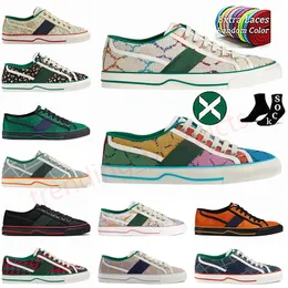 Tenis 1977 Canvas Casual Shoes 2024 BUSURYS Designer Sneakers Men Womens Włochy Zielone i czerwone w paski w pasku gumowa podeszwa do rozciągnięcia bawełny niskie hiigh top do joggingu