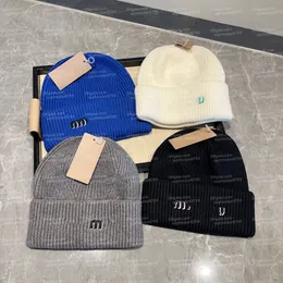 New Designer Knitted Beanie Top Quality Luxury Fashion Unisex Knitted Hat Embroidery Letters Pattern Hats Winter Travel Ski hat Warm Skull Caps Women and Men 4Colors