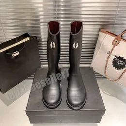 مصمم أحذية شتوية Womens Heel Boots Knee High Boots Platform Luxury Rain Boots Sheepeskin Sheegle Sehicle Seal Prand Rubber Size Size Eur 35-40