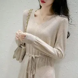 Women's Sweaters 2023 Autumn/Winter French Style Matching Coat With Sweater Inner Layer Long Knee Length Bottom Knitted Dress For Women