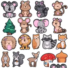 إكسسوارات أجزاء الأحذية الجملة 100pcs PVC Animal Lion Tiger Tiger Elephant Bear Raccoon Monkey Tree Mouse Garden Charms Buckle Decorat dhjrb