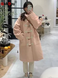 Mezclas de lana para mujer Abrigo de lana con hebilla de cuerno con capucha de invierno Abrigo de lana dulce y grueso para mujer Abrigo de longitud media Chaquetas de mezcla sólidas de color rosa cálido suelto Casaco 231023