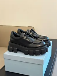 Berömda design kvinnor monolit loafers skor svart borste läder moccasins casual lady flickor plattform klackar sneakers grossist skor komfort promenad eu35-40