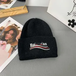 Designer Balancaige Winter New Product Letter B Rabbit Hair Wool Hat Women's Fashion Versatile Warm Ear Protection Sticked Hat Men's Par Cold Hat