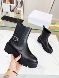 Paris Boots Patapans Canvas Lace-Up Gummi Cap Toe Boot Black Tan White Black Triumphal Arch Cel Women Luxury Boasties Designer Sports Trainers Sneakers