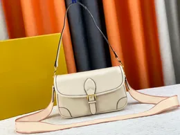 Women's bag Horse Bag Women's Single Shoulder skew Straddle Bag Messenger Bag Adjustable Shoulder strap Skew Leather Leather delivery box 46388