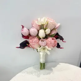 Kwiaty ślubne 2023 Różowe realne róże Roses Serie Series Symulacja Trzymanie wiejskiej panny młodej Bukiet Ramo de Boda