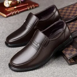 Sapatos de vestido genuíno couro artesanal homens mocassins deslizamento em negócios casual clássico macio mocassins plana lazer pai