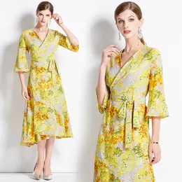 Çiçek Baskı Sarı Sargı Elbisesi Kadın Tasarımcı Parlama Kol Kerested Yay Ruffles Zarif Uygun Tatil Elbiseleri 2023 Sonbahar Kış V-Neck Pist İnce Partisi Frocks