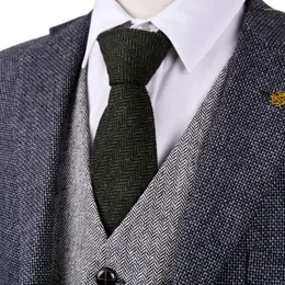 Bow Ties Wholesale Herringbone صلبة داكنة خضراء بحرية زرقاء بنية اللون الرمادي 2.76 "Men's Neckties Wool الأعمال الرسمية غير الرسمية