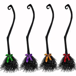 Andra evenemangsfestleveranser Halloween Witch Broom med färgglada band Barn som flyger kvaststick Props Cosplay Accessories Halloween Decor 231023