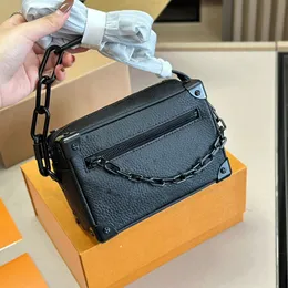 Weiche Mini-Kofferraumtasche, luxuriöse Herrentasche, Umhängetasche, Kettentasche, Herren-Designer-Tasche, Handtasche, modische Geldbörse, geprägtes Rindsleder, mattschwarze Hardware, Außentasche mit Reißverschluss