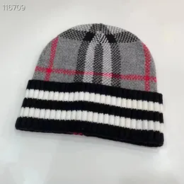 Nowa czapki czapki czapki luksusowe Celns Knitwear Projektant Hats Hats Męskie i damskie czapka jesień zimowe dzianiny termiczne Hats wielokolorowe opcja