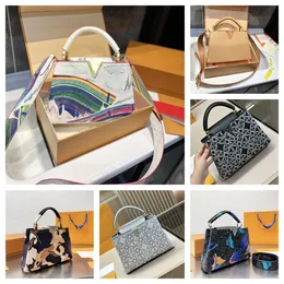 Designer capucines väska kvinnor tote handväska kväll väska luxurys axel crossbody väskor koppling plånbok hobo handväska lady monograms messenger crossbody dhgate sacoche